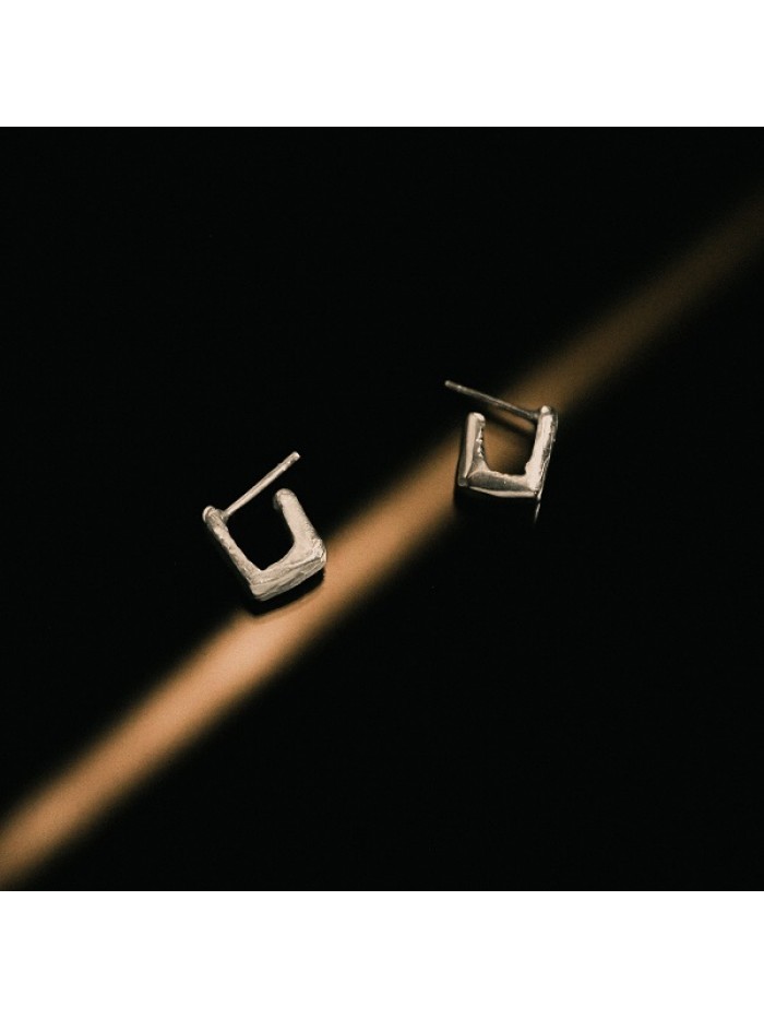 NA120 SMALL SQUARE EARRINGS NA120 SMALL SQUARE EARRINGS