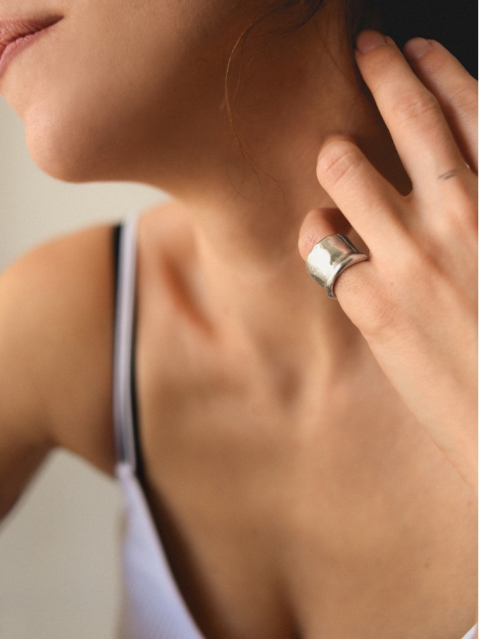 NA010 STUCK PINKY RING NA010 STUCK PINKY RING